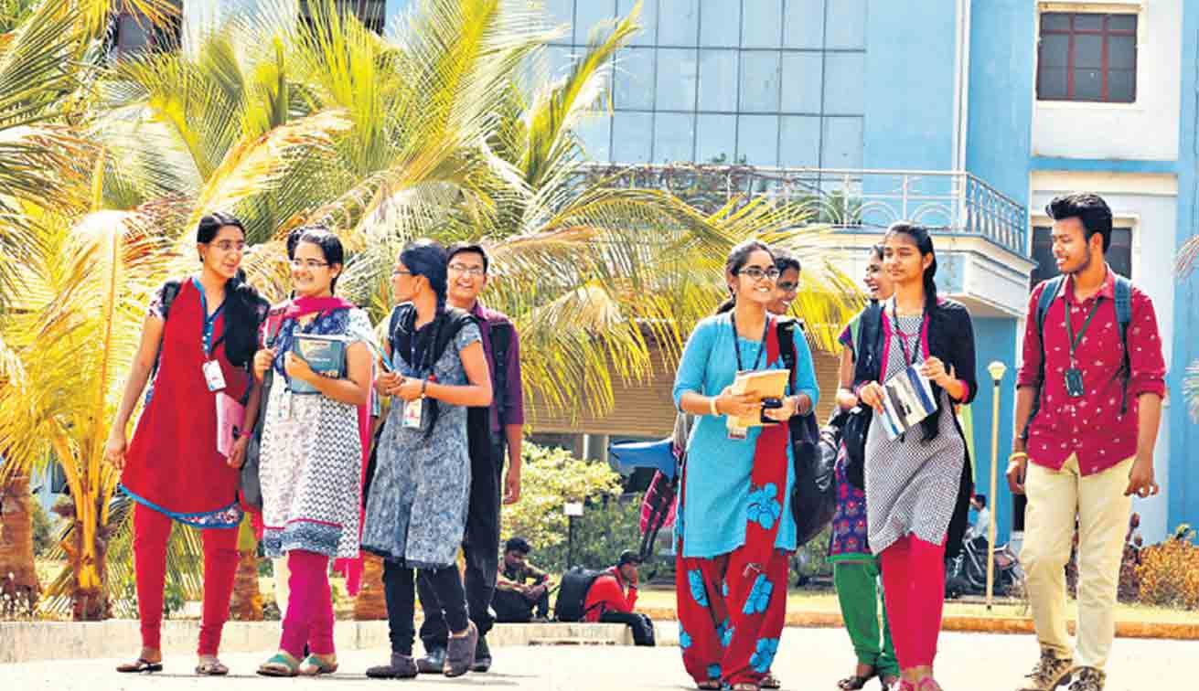 డిగ్రీలో మళ్లీ సీట్ల కోత!.. 2 లక్షల వరకు తగ్గే అవకాశం