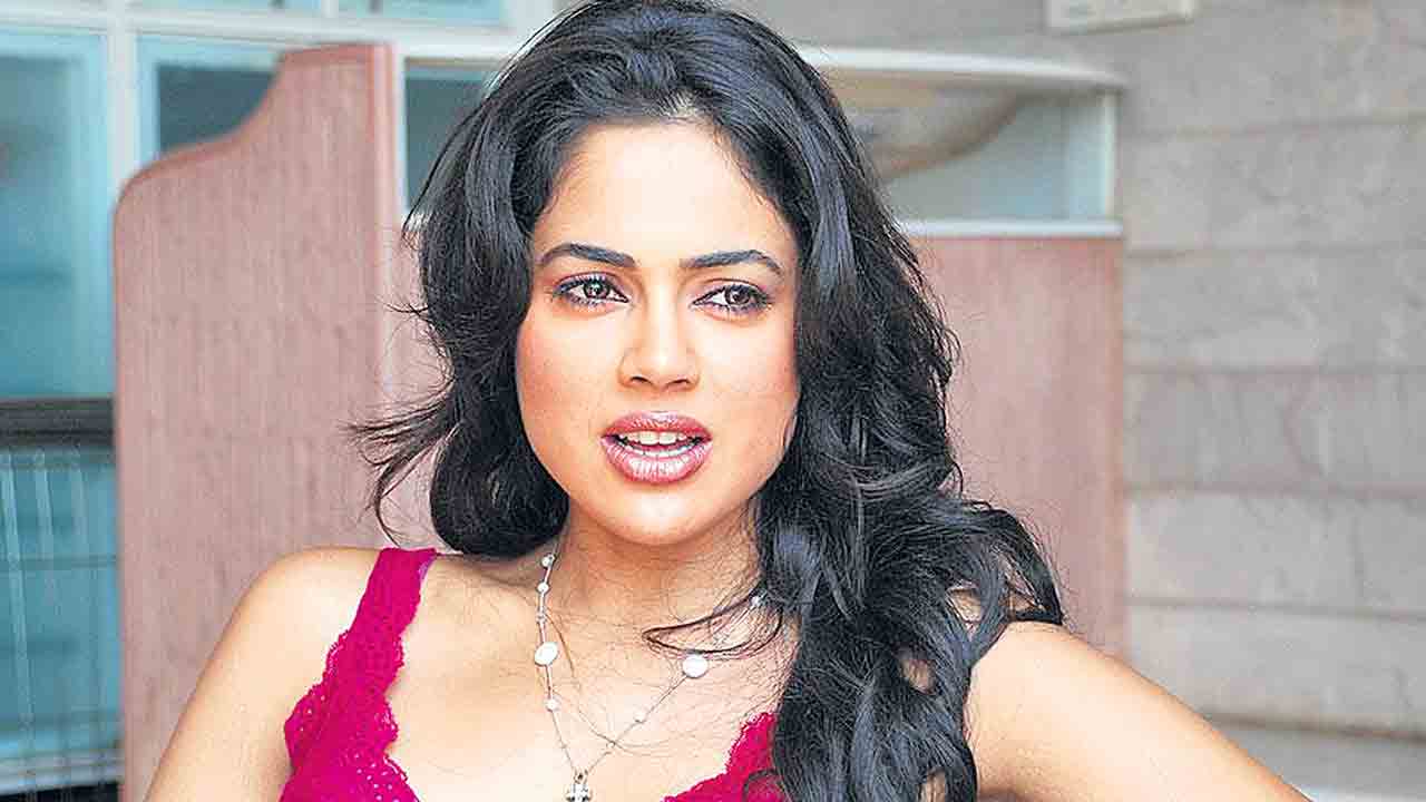 లగ్జరీ కోసం లక్షలు