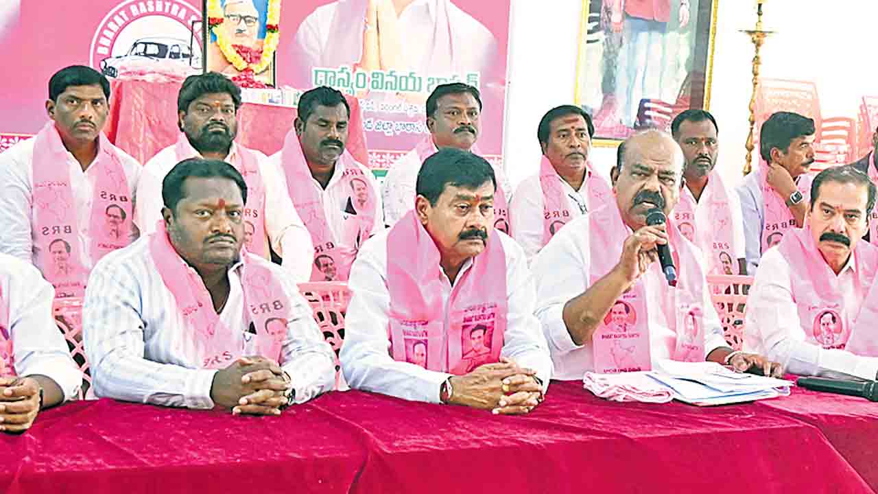 ఆరు గ్యారెంటీలు అమలైనట్టు చూపిస్తే.. హనుమకొండ చౌరస్తాలో ఉరేసుకుంట.. సీఎం రేవంత్‌రెడ్డికి సిరికొండ సవాల్‌