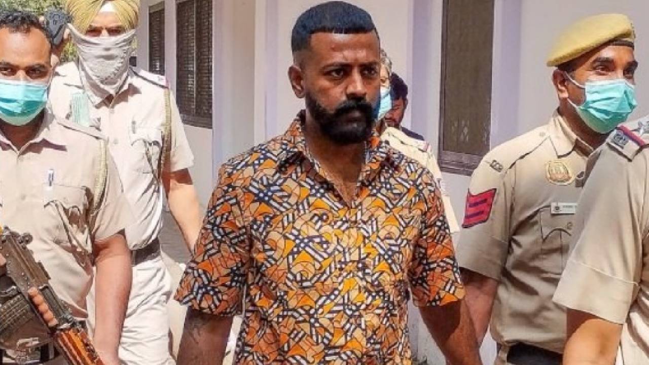 Sukesh Chandrashekhar | మనీలాండరింగ్ కేసులో సుకేష్‌ చంద్రశేఖర్‌కు బెయిల్.. అయినా జైలులోనే