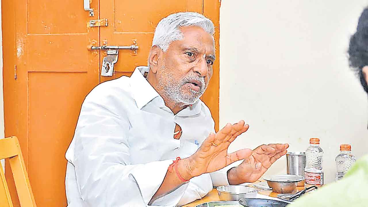 రేవంత్‌ చేతిలో కాంగ్రెస్‌ అధిష్ఠానం బందీ!