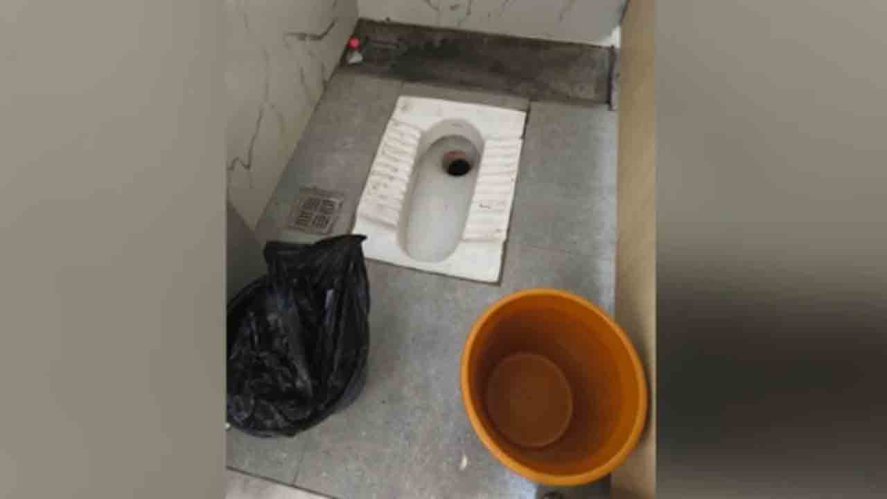 Teen Gives Birth Inside iPhone Factory | ఐఫోన్‌ ఫ్యాక్టరీ టాయిలెట్‌లో బిడ్డను ప్రసవించిన యువతి.. శిశువును చంపి పారవేత