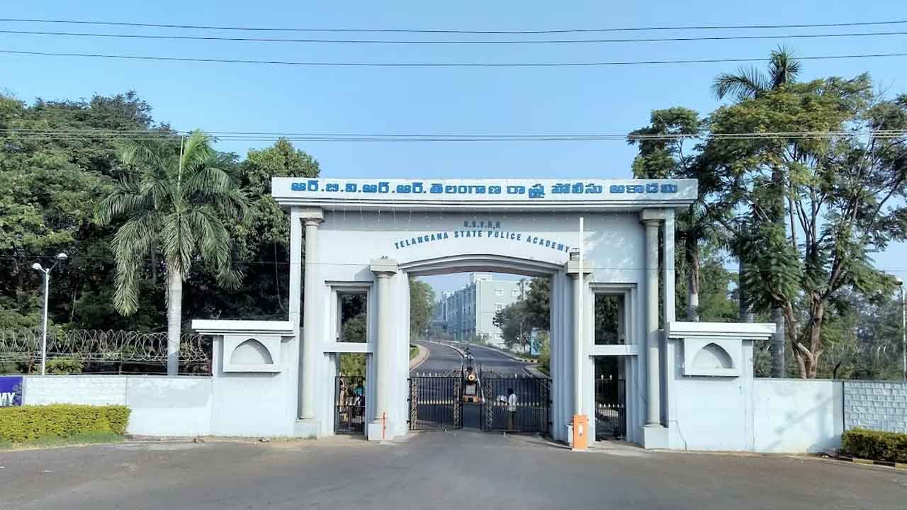 ట్రైనీ డీఎస్పీలకు డీఎస్పీలతో బోధన!