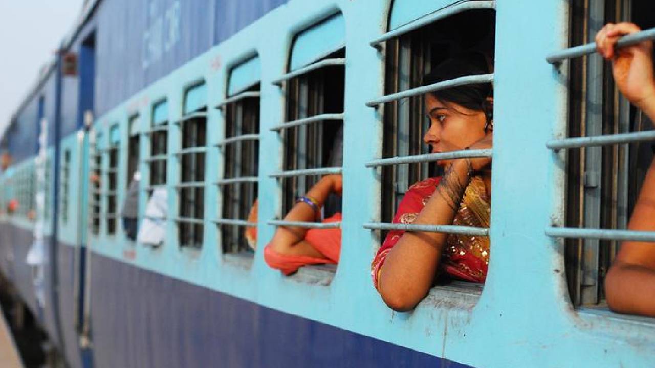 Train Tickets | ఇలా చేస్తే రైలు టిక్కెట్లపై డిస్కౌంట్.. ఆఫర్ కొద్ది రోజులు మాత్రమే