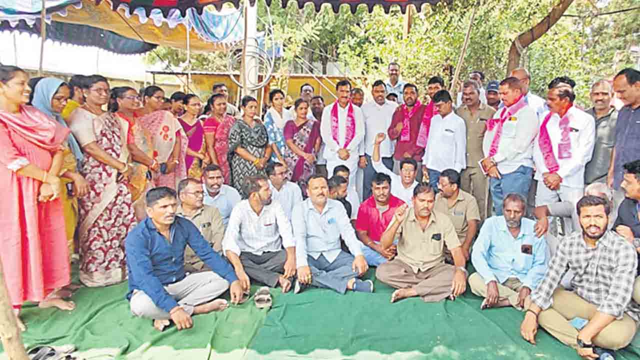 ఆర్టీసీ కార్మికుల డిమాండ్లు పరిష్కరించాలి