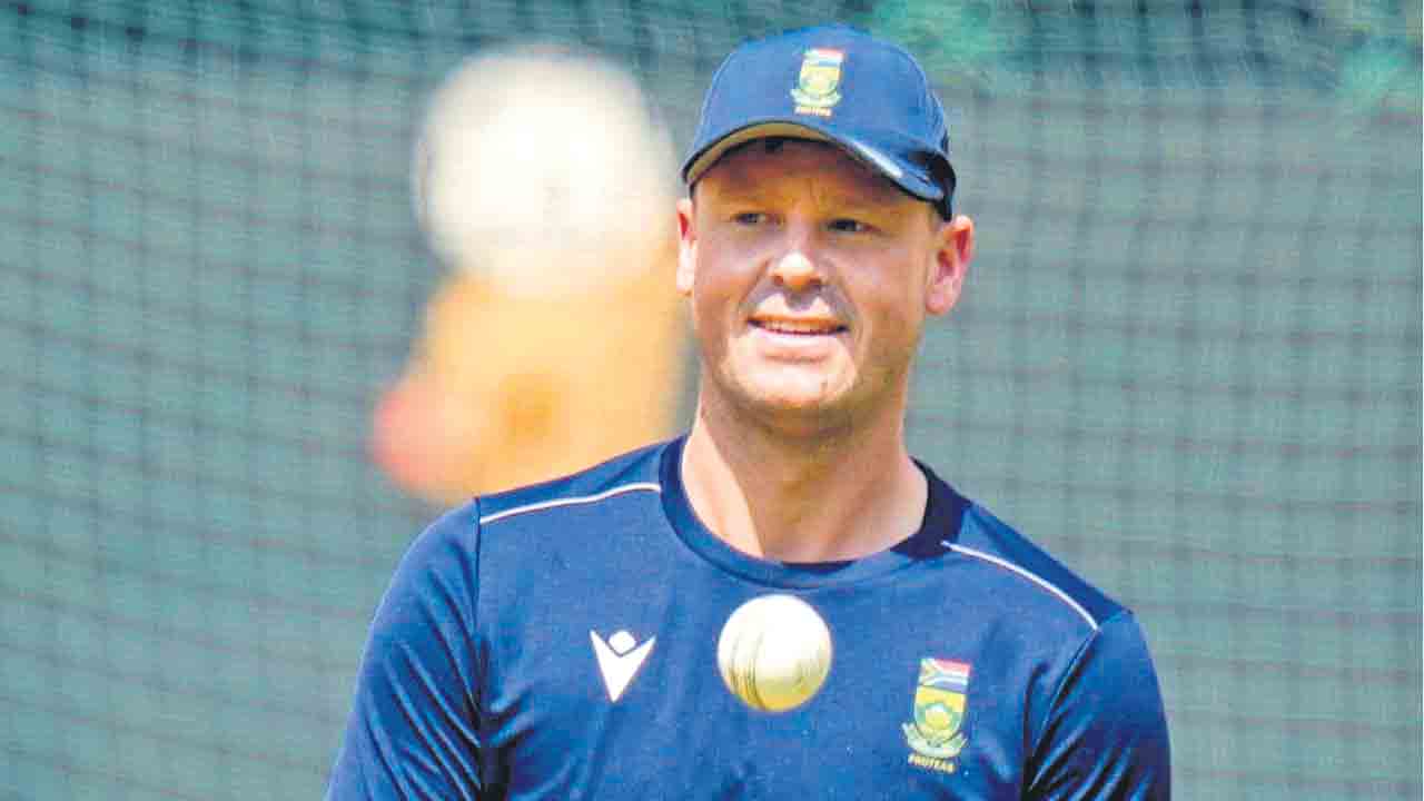 హసరంగ స్థానంలో లిండె