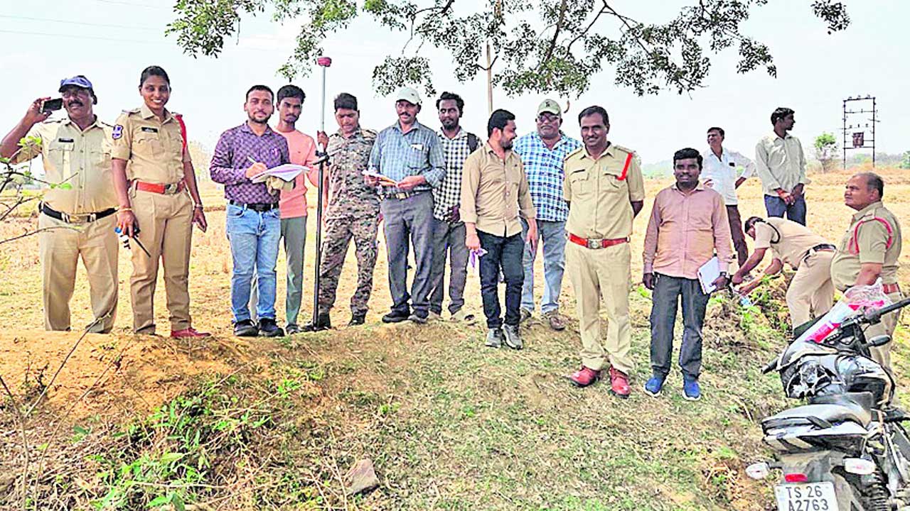 నిర్బంధాల నడుమ పాలేరు లింక్‌ కెనాల్‌ సర్వే