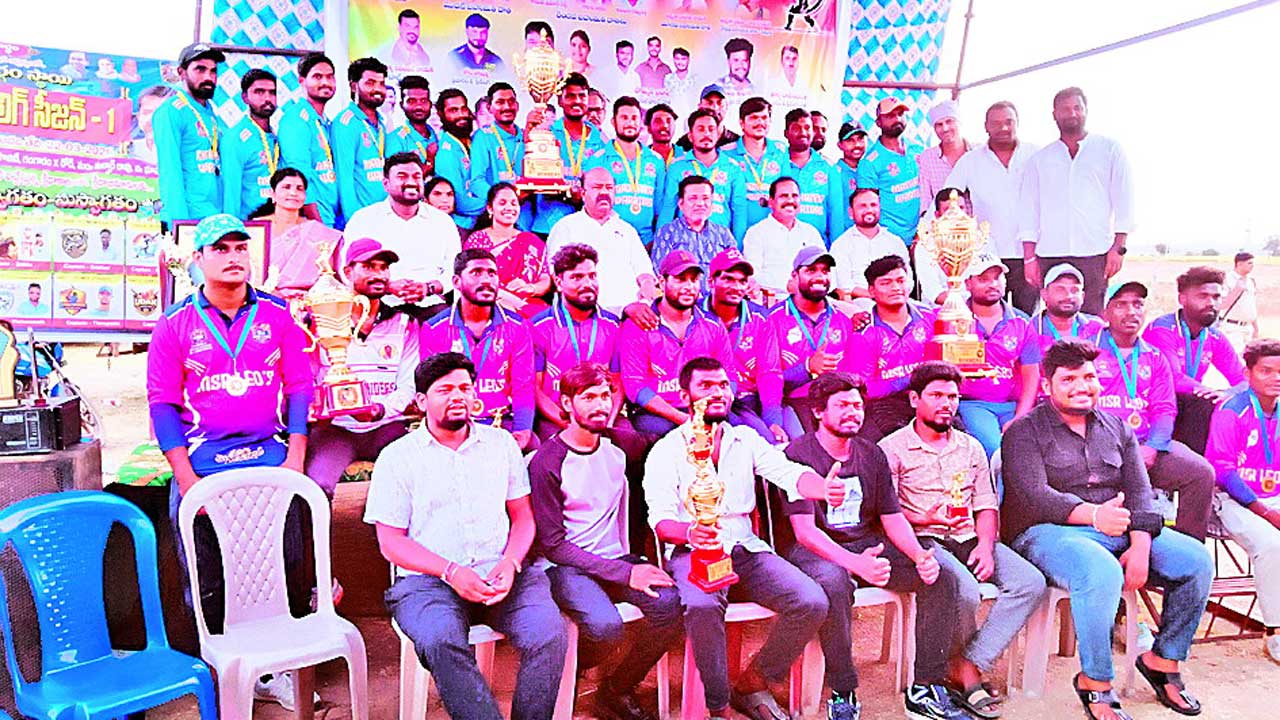 జీవితాన్ని తీర్చిదిద్దేది స్వయంకృషి, స్వీయ ప్రతిభే..