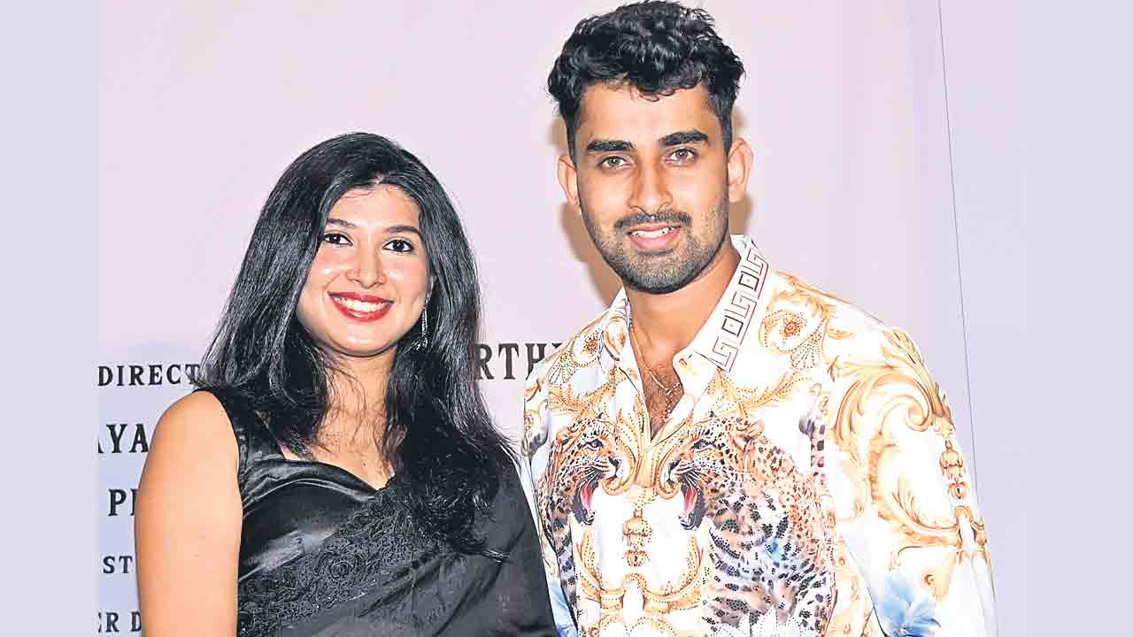 దైవస్వరూపిణి శిఖండి