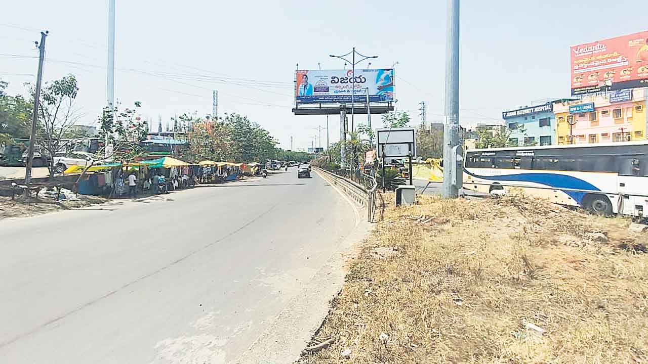 భానుడు భగ భగ.. ఆదిలాబాద్‌ జిల్లాలో మండుతున్న ఎండలు