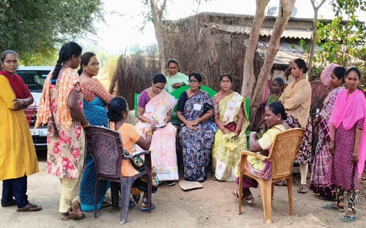 ‘మహిళా సంఘాల రుణాల్లో అక్రమాల నిగ్గు తేల్చాలి’