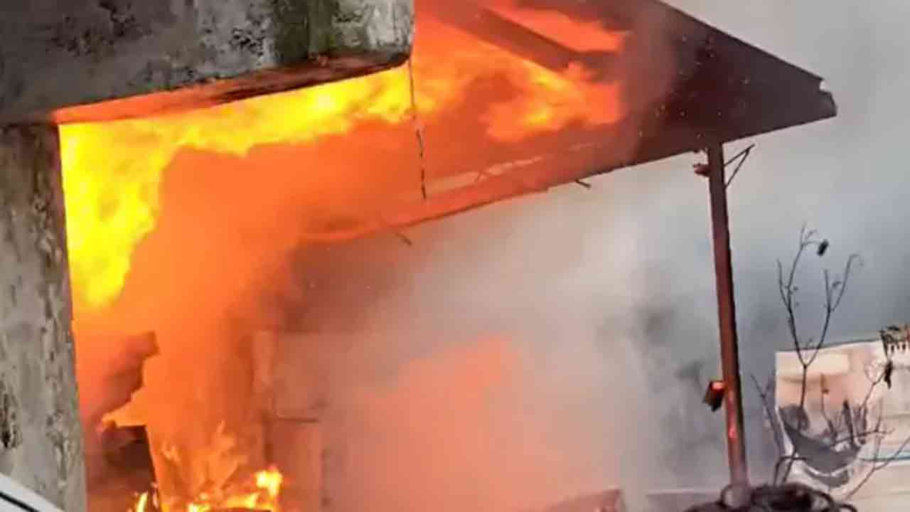 Fire Accident | అంబర్‌పేటలో భారీ అగ్నిప్రమాదం.. ఎగిసిపడుతున్న మంటలు