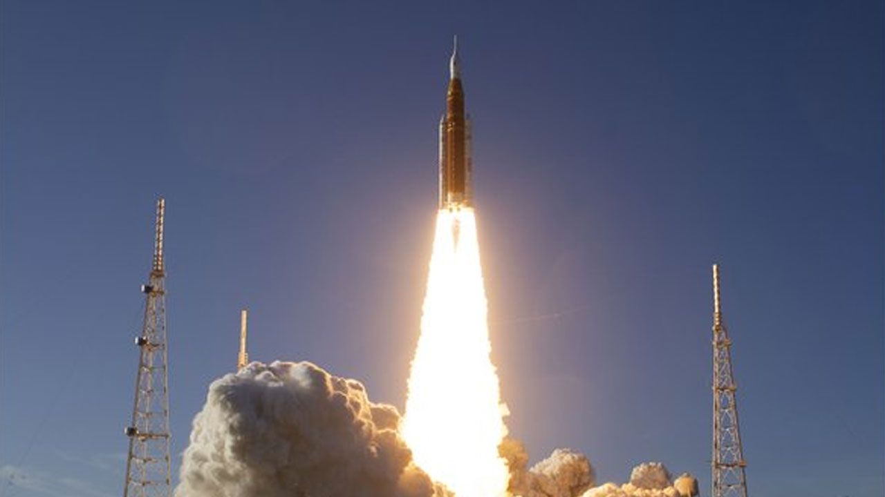 Artemis II: 10 రోజుల్లో చంద్రుడిని చుట్టిరానున్న వ్యోమ‌గాములు.. ఆర్టెమిస్‌-2ను లాంచ్ చేసిన నాసా.. వీడియో