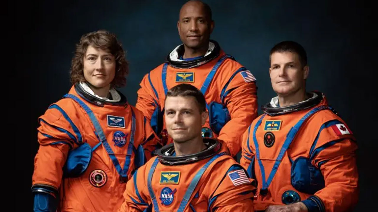 Artemis II: చంద్రుడిని చేరేందుకు ఎంత టైం ప‌డుతుంది? ఆ న‌లుగురు వ్యోమ‌గాములెవ‌రు?