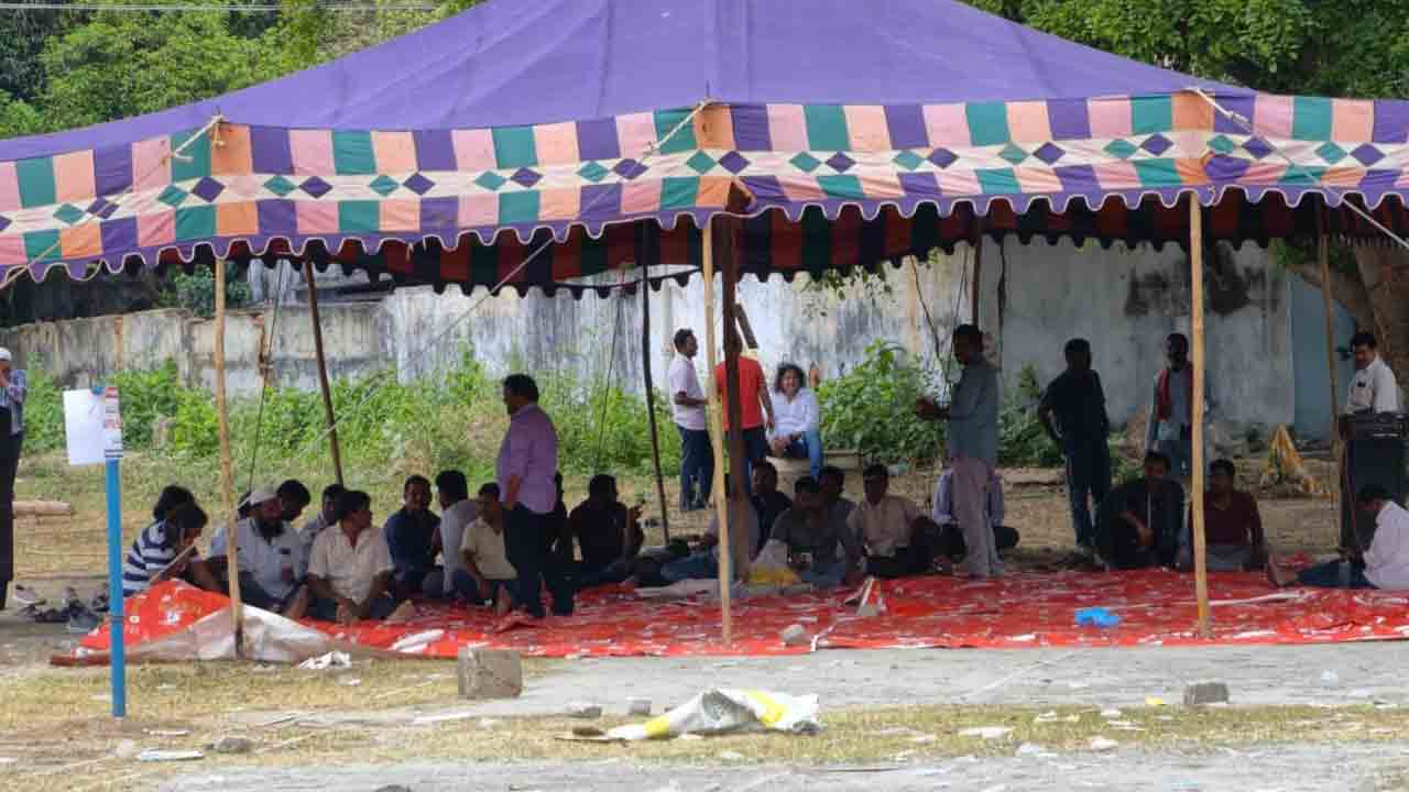 సర్కారు బెదిరింపులు!