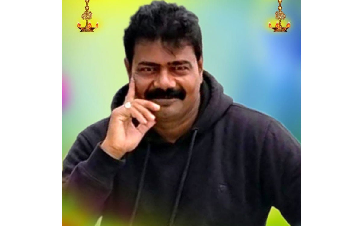 రోడ్డుపై ధాన్యం ఆర‌బోత‌.. బైక్ స్కిడ్ అయి వ్య‌క్తి మృతి