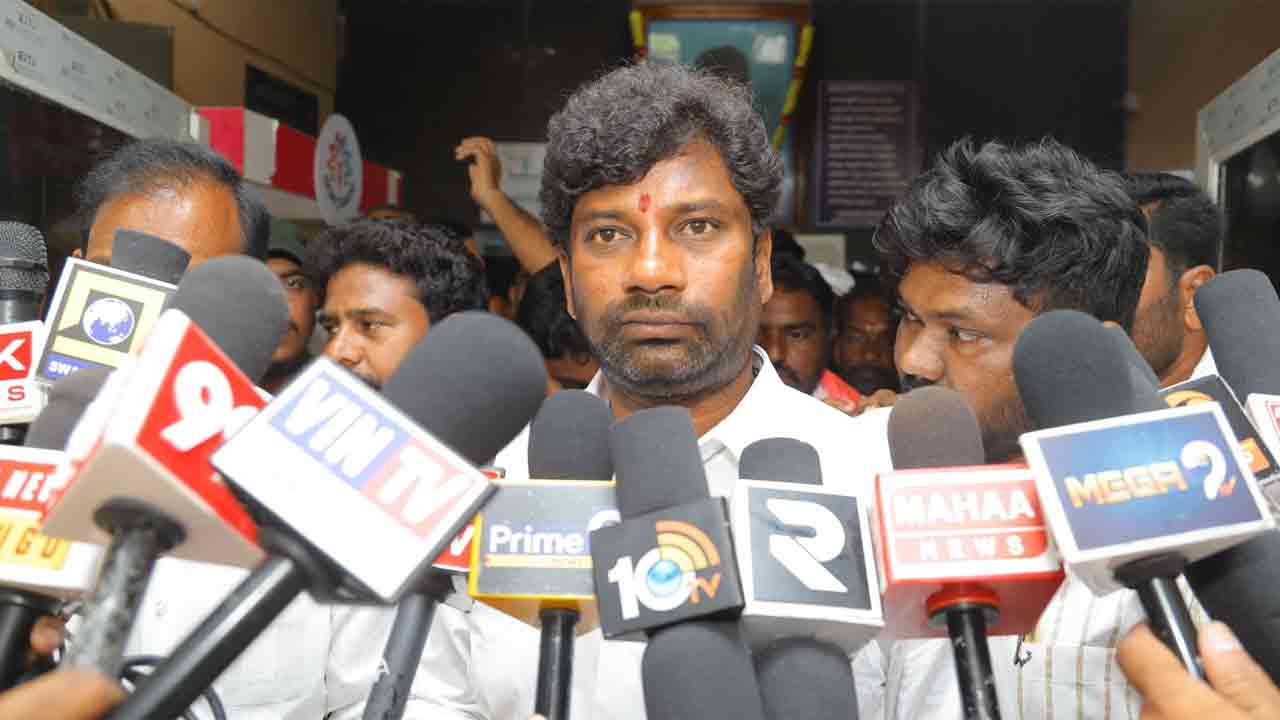 Balka Suman | చెన్నూరులో పోలీసు వ్యవస్థ ఉందా.. కాంగ్రెస్ నేతల దాడులపై బాల్క సుమన్ ఫైర్