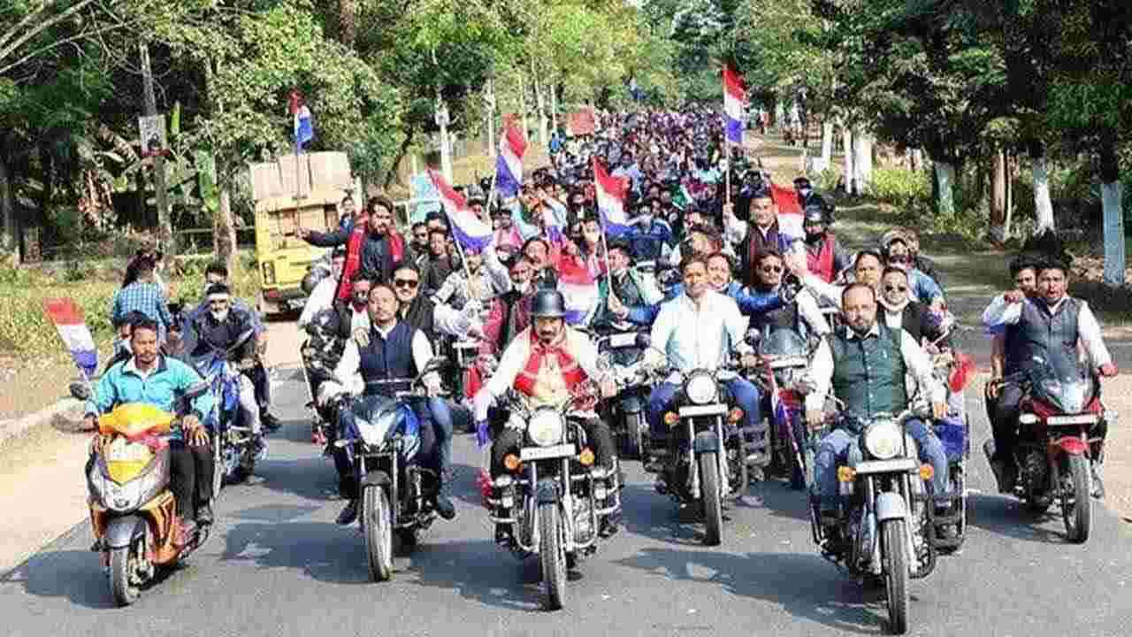 రాత్రి వేళ బైక్‌లపై నిషేధం.. బెంగాల్‌లో ఎన్నికల సంఘం ఆంక్షలు