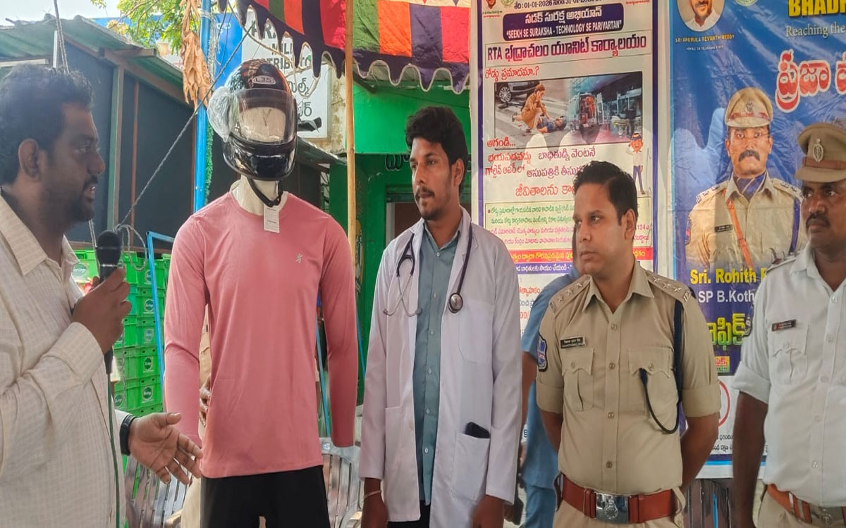 ప్ర‌జ‌లు ట్రాఫిక్ నిబంధ‌న‌లు పాటించాలి : ఏఎస్పీ విక్రాంత్‌కుమార్ సింగ్