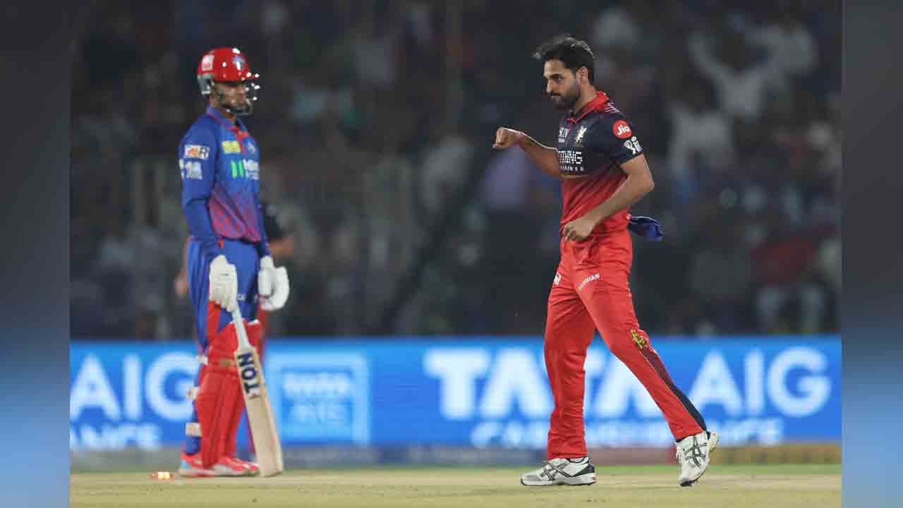 DC vs RCB | నిప్పులు చెరుగుతున్న భువనేశ్వర్, హేజిల్‌వుడ్.. 8 పరుగులకే ఆరు వికెట్లు..!