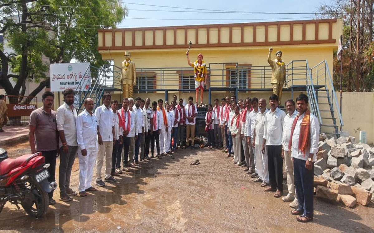 'దొడ్డి కొమురయ్య ఆశయాల సాధ‌న అంద‌రి బాధ్య‌త‌'