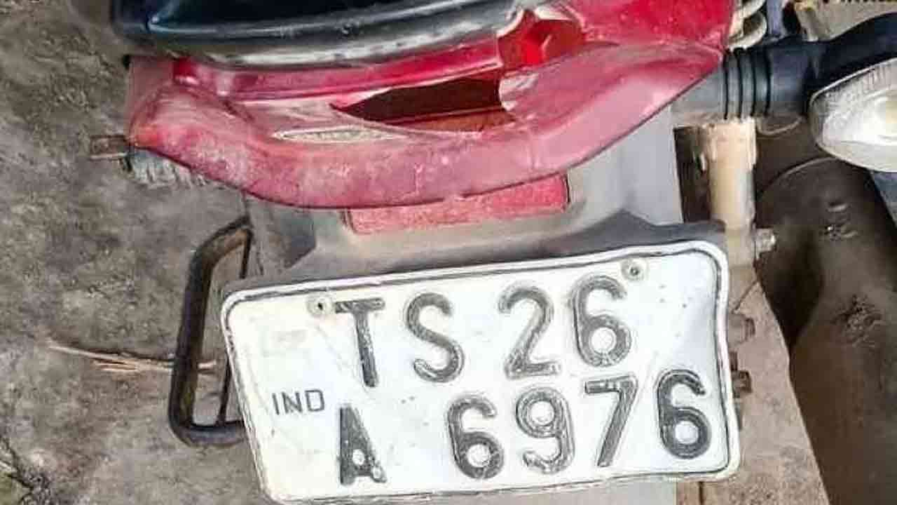 పెట్రోల్ కోసం బంక్‌కు వెళ్తే.. బైక్ మాయం.. మహబూబాబాద్ జిల్లాలో చోరీ!