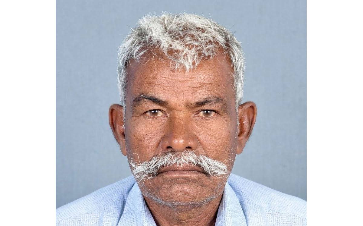 తాను కన్నుమూసి.. ఇద్దరికి చూపునిచ్చి