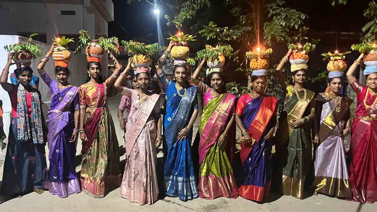 Bodangiparthy | బోడింగిపర్తిలో ఘనంగా శ్రీశ్రీశ్రీ కంఠమహేశ్వర స్వామి సురమాంబ బోనాల మహోత్సవం..!