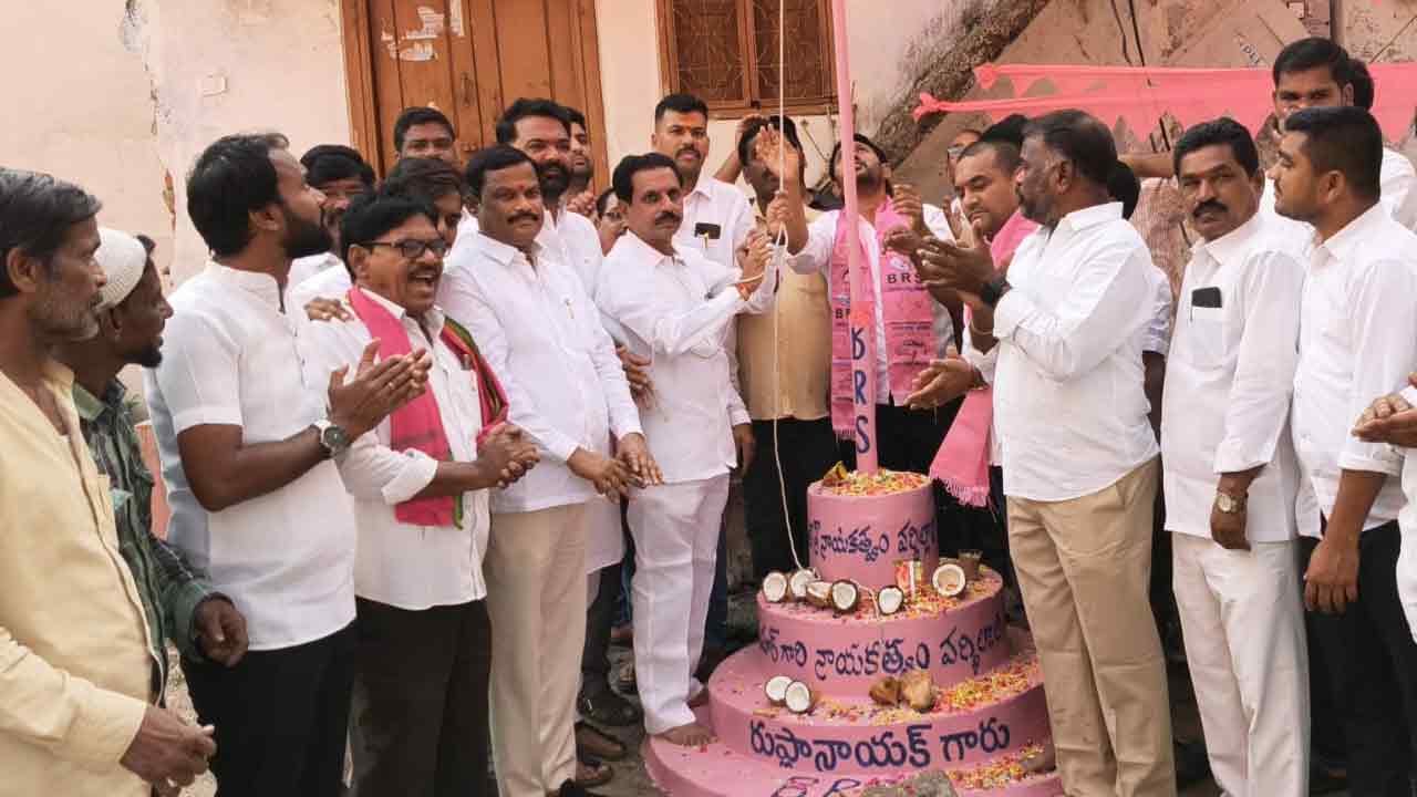 Devarakonda | నాలుగు కోట్ల ప్రజలను ఒక్క తాటి మీదకు తెచ్చిన మహానాయకుడు కేసీఆర్ : రవీంద్ర కుమార్