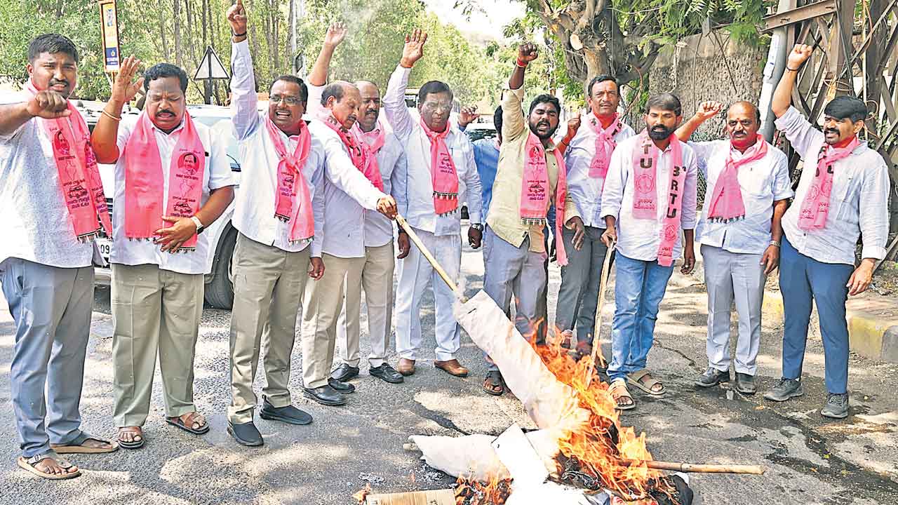 తేజస్వీ వ్యాఖ్యలపై బీఆర్‌ఎస్‌ ఆగ్రహం
