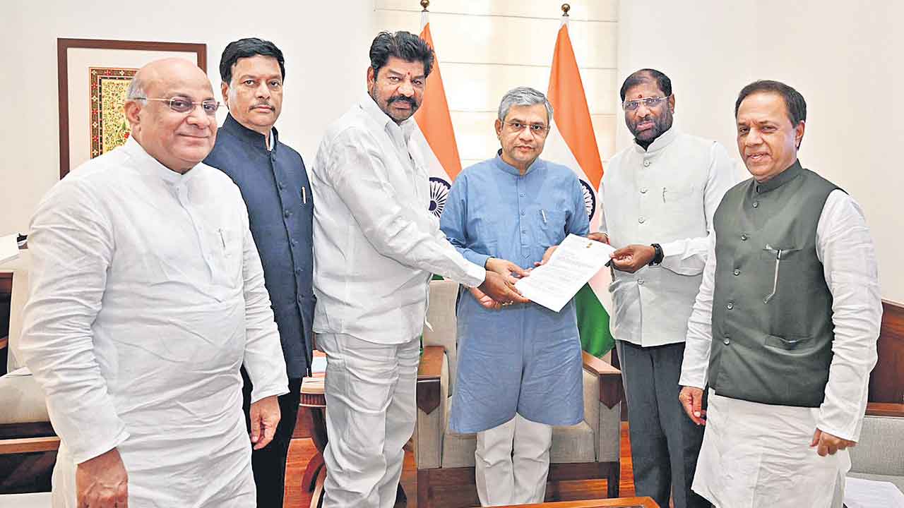 కాజీపేట రైల్వే డివిజన్‌ ఏర్పాటు చేయండి