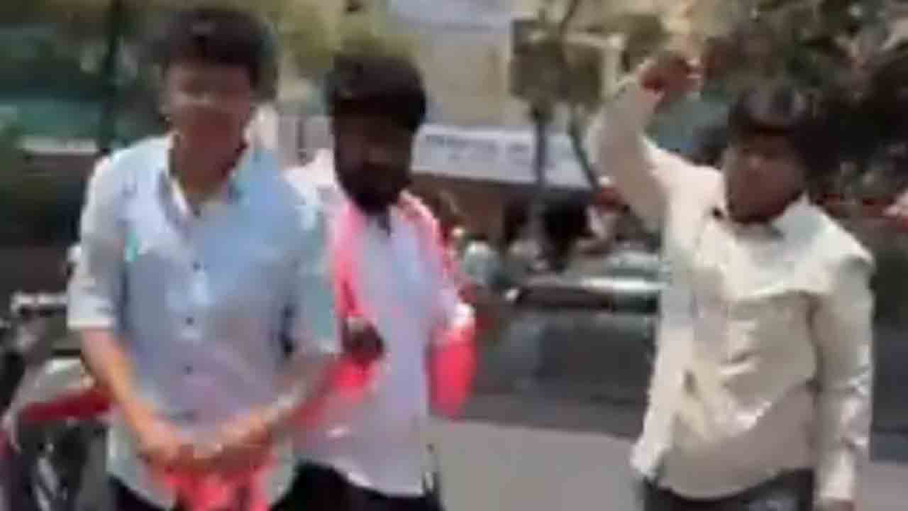 BRSV | నాంపల్లిలోని బీజేపీ కార్యాలయాన్ని ముట్టడించిన బీఆర్ఎస్వీ