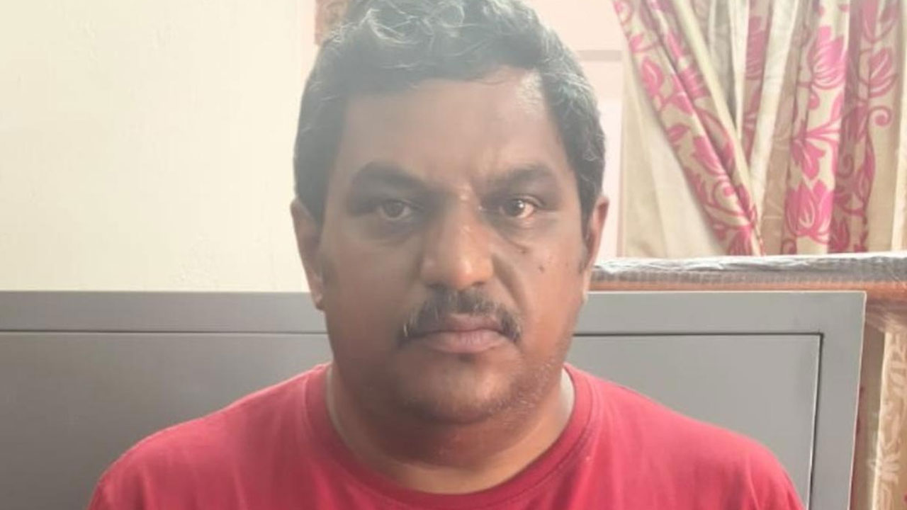 Vijay | విడుదలకు ముందే ‘జన నాయగన్’ సినిమా లీక్.. కేబుల్ ఆపరేటర్ అరెస్ట్