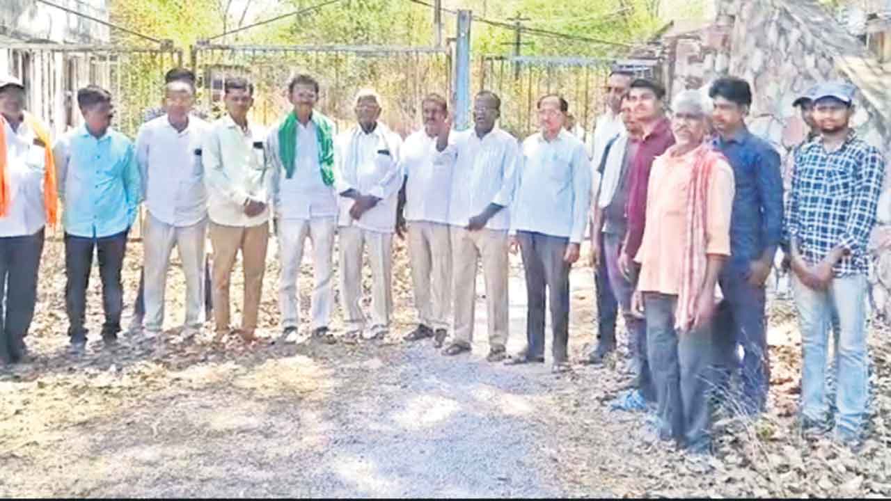 సిమెంట్‌ ఫ్యాక్టరీని ప్రారంభించాలి