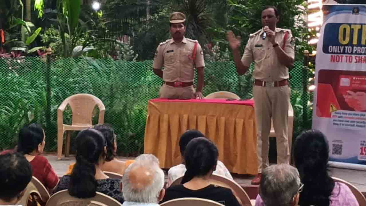 Cybercrimes | సైబర్‌ నేరగాళ్లు కొత్త తరహ నేరాలకు పాల్పడుతున్నారు : ఇన్‌స్పెక్టర్‌ ఎస్‌.రాజశేఖర్‌