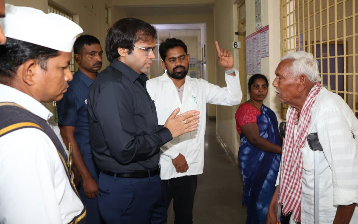 విధుల్లో నిర్లక్ష్యం వహిస్తే వేటు తప్పదు : కలెక్టర్ అంకిత్