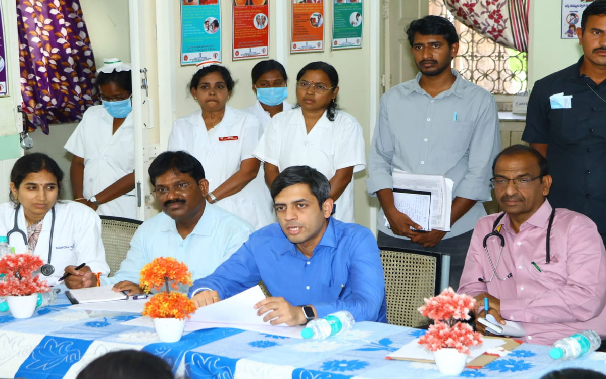 వంద శాతం కాన్పులు ప్రభుత్వ దవాఖాన‌లోనే చేయాలి : కలెక్టర్ అనురాగ్ జయంతి