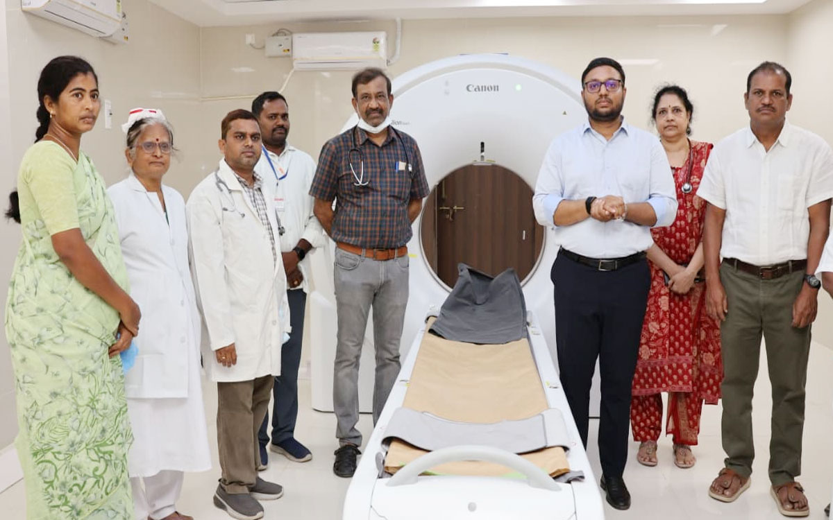 వైద్యుల‌ గైర్హాజరుపై కలెక్టర్ తేజస్ నంద్‌లాల్ పవార్ ఆగ్రహం