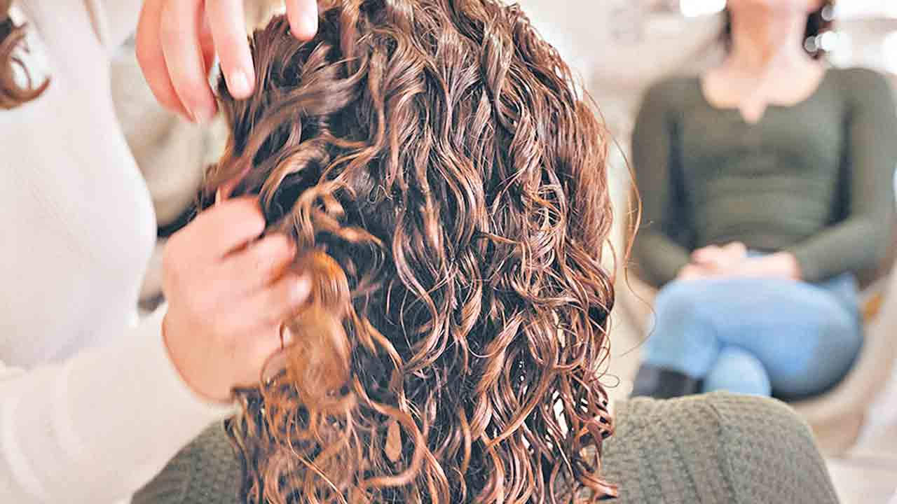 కర్లీ కష్టాలకు చెక్‌