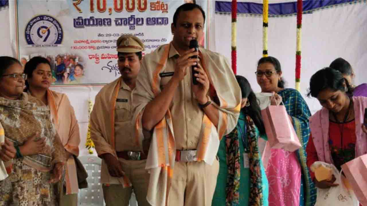 Cyber criminals | సైబర్‌ నేరగాళ్ల పట్ల అప్రమత్తంగా ఉండాలి : సీఐ ఎస్‌.రాజశేఖర్‌