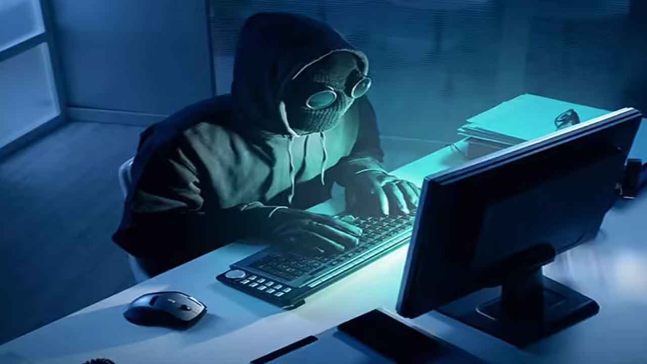 Cyber Crime: సైబ‌ర్ మోస‌గాళ్లకు చిక్కిన డాక్ట‌ర్‌.. 11 రోజుల్లో 12 కోట్లు కోల్పోయాడు
