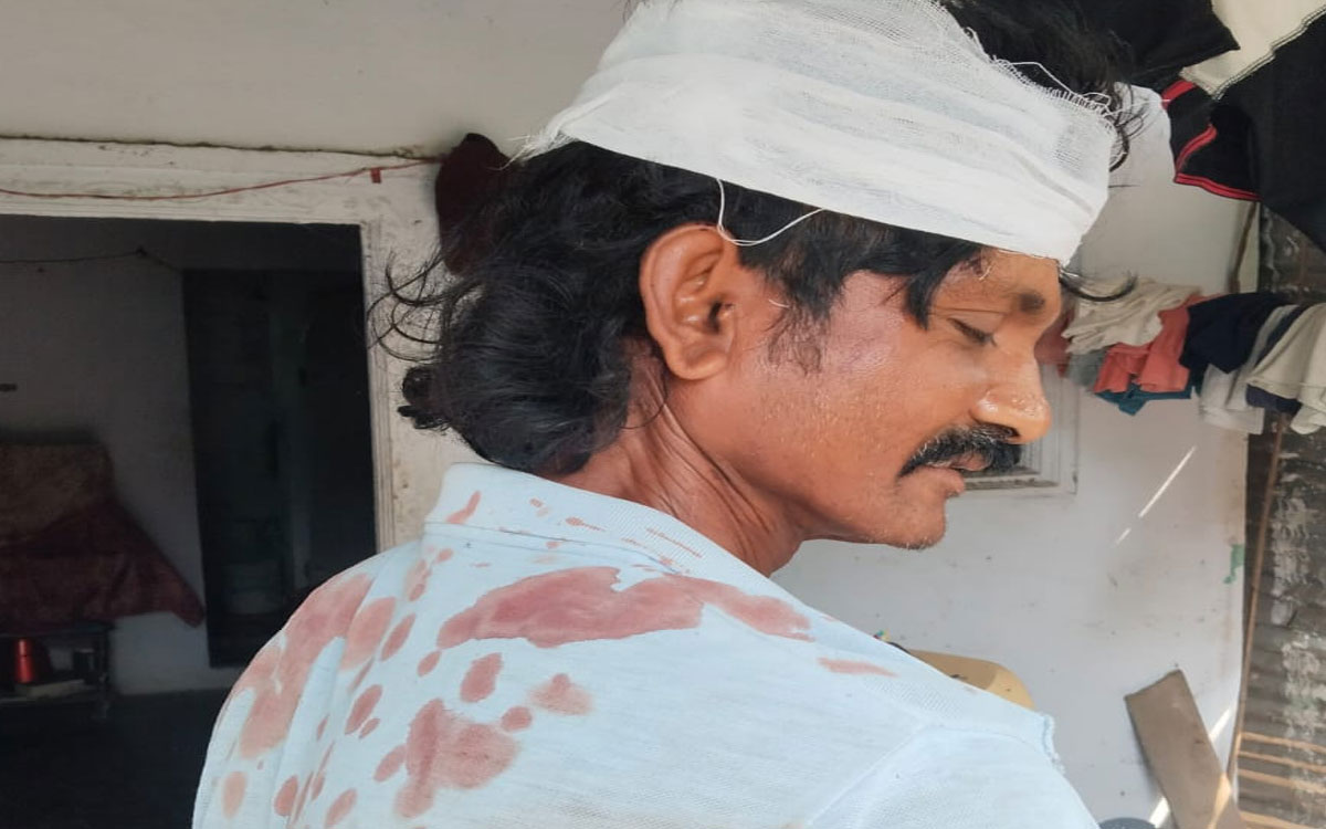 కొబ్బరి చెట్టు వివాదంలో ఘ‌ర్ష‌ణ‌.. ఒక‌రికి తీవ్ర‌గాయాలు