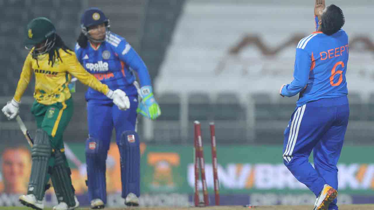 INDW vs SAW | సఫారీలను హడలెత్తించిన దీప్తి.. నాలుగో టీ20లో భారత్‌దే విజయం..!
