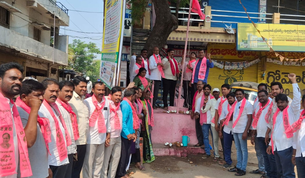 Dharmaram | ధర్మారంలో ఘనంగా బీఆర్ఎస్ రజతోత్సవ వేడుకలు