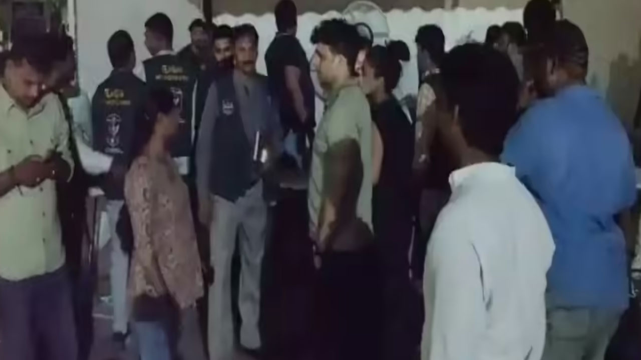 Hyderabad Drugs Party | తారామ‌తి రిసార్ట్ డ్ర‌గ్స్ కేసు.. బాలీవుడ్ న‌టుడితో పాటు ఓ జంట‌కు కూడా పాజిటివ్