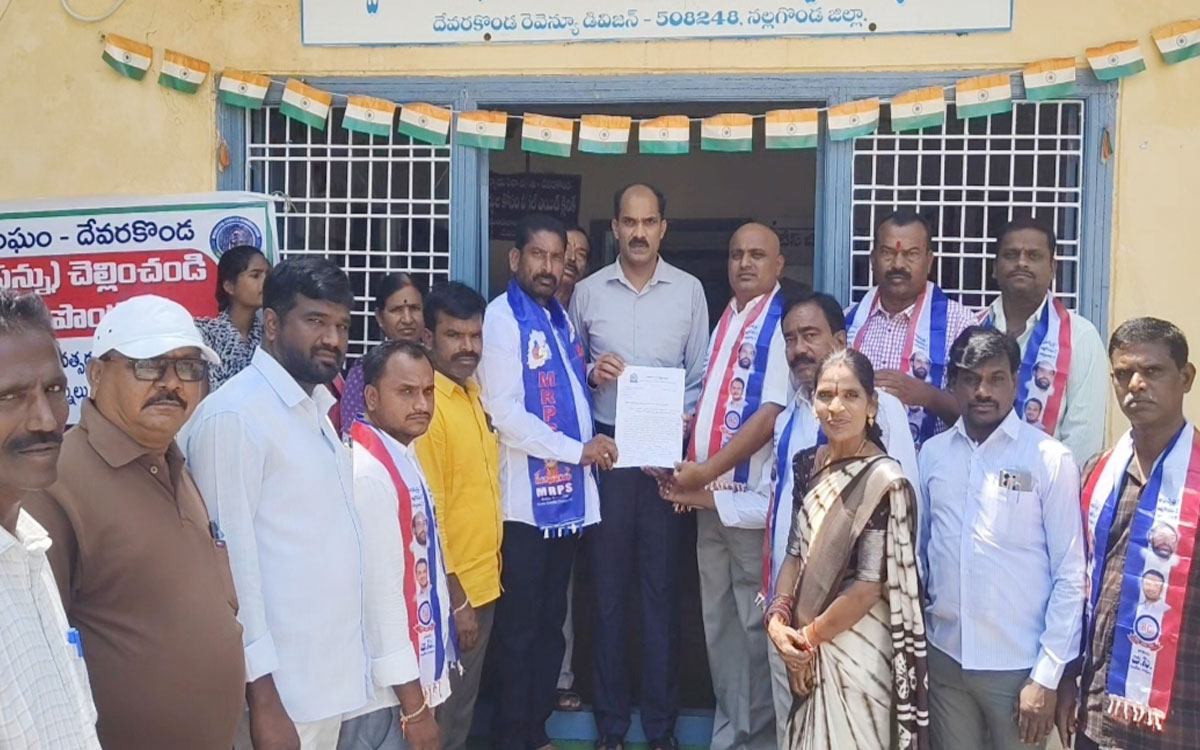 ‘పెండింగ్ స్కాలర్‌షిప్స్‌ వెంటనే విడుదల చేయాలి’