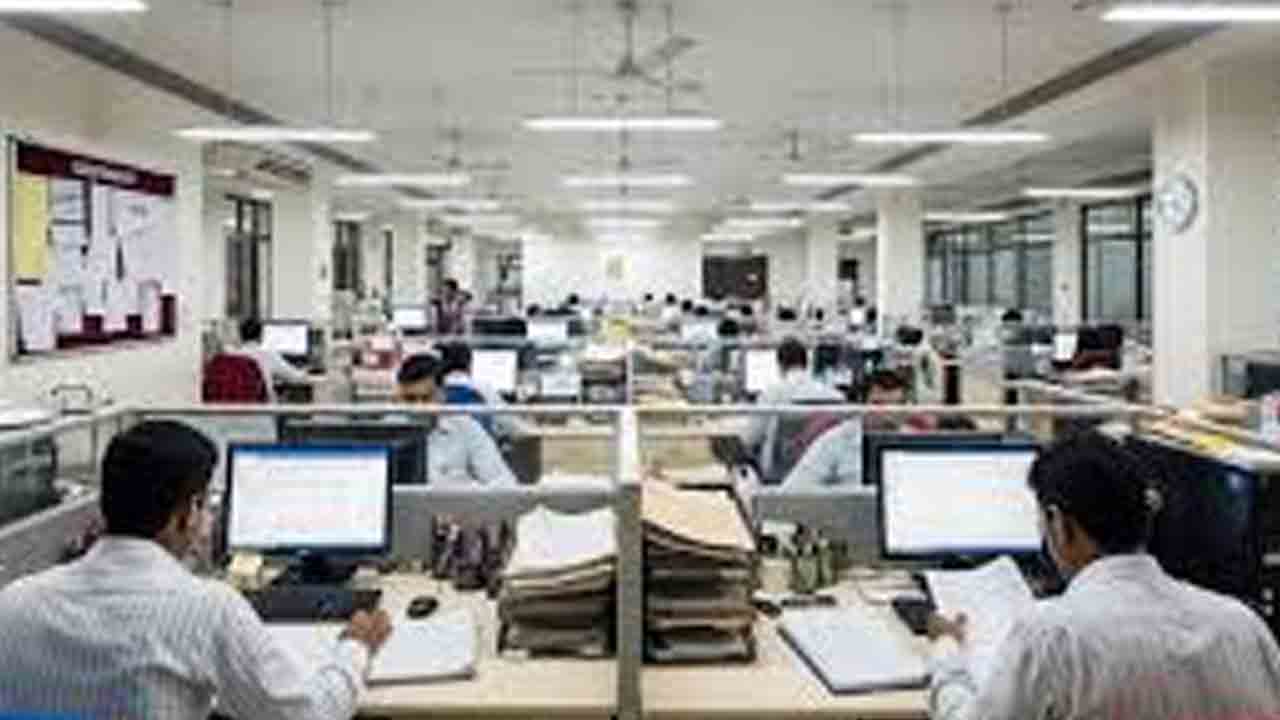 ఇకపై ఏడాది సర్వీసుకే గ్రాట్యుటీ