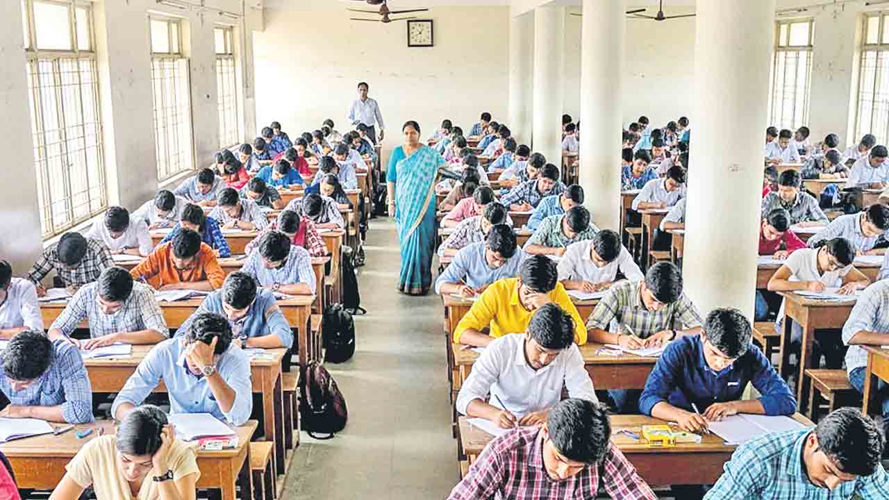 వేసవి మంట.. విద్యార్థులకు తంటా