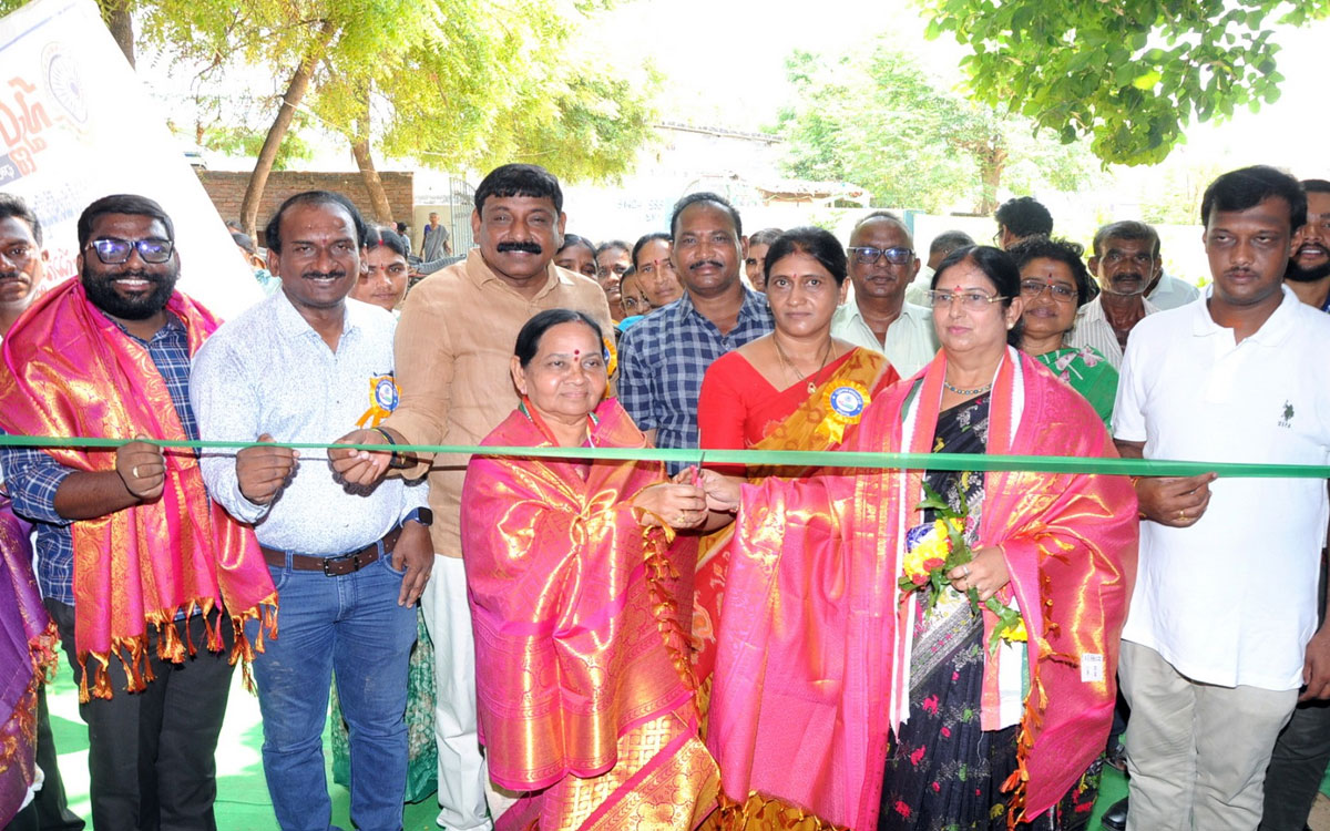 ‘ఉచిత వైద్య సేవలు అభినందనీయం’