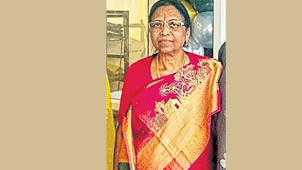 మాజీ ఎమ్మెల్యే సాయన్న సతీమణి కన్నుమూత